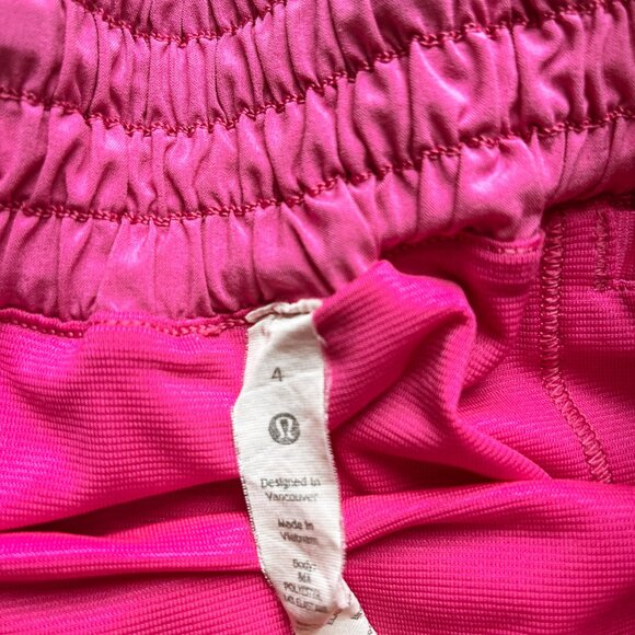 VGUC Lululemon Hotty Hot HR Shorts Sonic Pink 2.5" Inseam, Size 4 - Picture 2 of 3